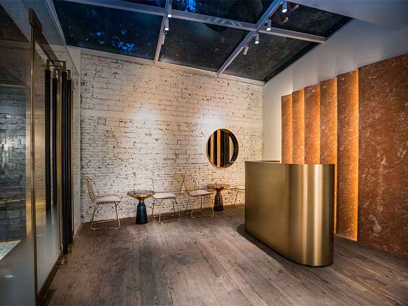 《紅冰詩》品牌服裝店裝修設計風格